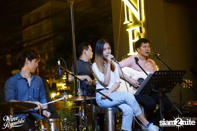 Friday Night at Wine Republic Thonglor — photo 33