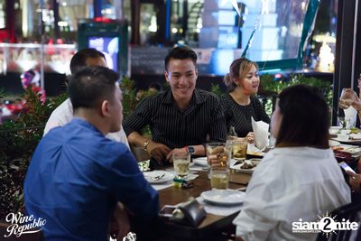 Friday Night at Wine Republic Thonglor — photo 39