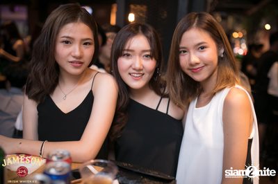 คืนวันศุกร์ ที่ร้าน เท เอกมัย — photo 4