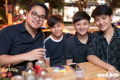 คืนวันศุกร์ ที่ร้าน เท เอกมัย — photo 10