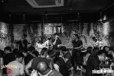 คืนวันศุกร์ ที่ร้าน เท เอกมัย — photo 24