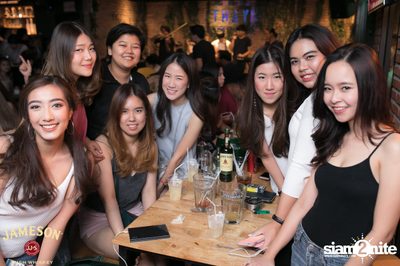 คืนวันศุกร์ ที่ร้าน เท เอกมัย — photo 27