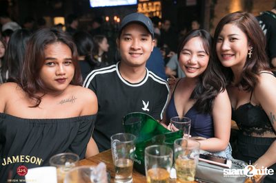 คืนวันศุกร์ ที่ร้าน เท เอกมัย — photo 31