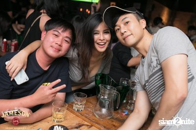คืนวันศุกร์ ที่ร้าน เท เอกมัย — photo 79