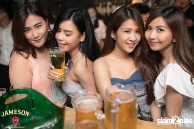 คืนวันศุกร์ ที่ร้าน เท เอกมัย — photo 94