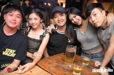 คืนวันศุกร์ ที่ร้าน เท เอกมัย — photo 97