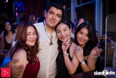 Flash Friday ที่ เซ ลา วี — photo 124