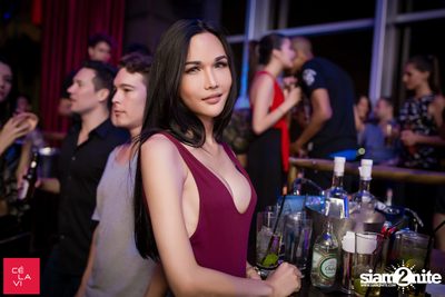 Flash Friday ที่ เซ ลา วี — photo 134