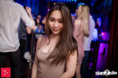 Flash Friday ที่ เซ ลา วี — photo 141