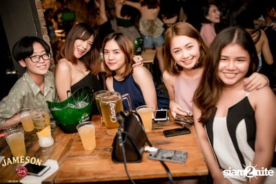 คืนวันพุธ ที่ร้าน เท เอกมัย — photo 73