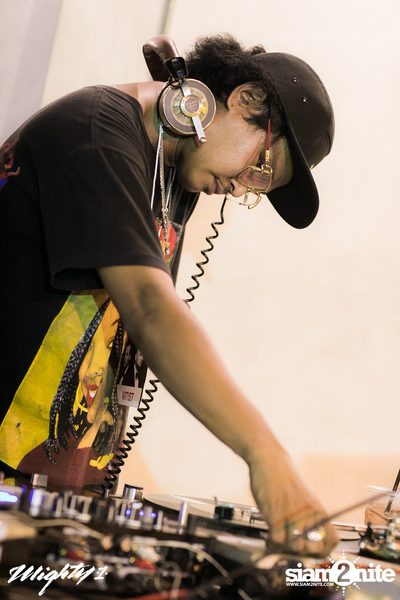 Tuxedo Live in Bangkok at Srp5 Studio — photo 43