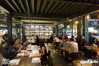 Friday Night at Wine Republic Thonglor — photo 6