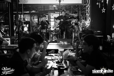 Friday Night at Wine Republic Thonglor — photo 8
