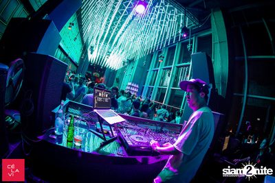 Supersonic Saturdays กับ Ome & Knatz ที่ เซ ลา วี — photo 78