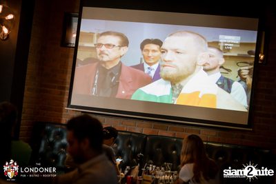 Mayweather Vs. McGregor at The Londoner Brew Pub — photo 38