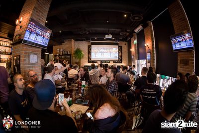 Mayweather Vs. McGregor at The Londoner Brew Pub — photo 60