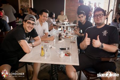 Mayweather Vs. McGregor at The Londoner Brew Pub — photo 73