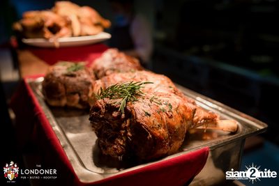 Mayweather Vs. McGregor at The Londoner Brew Pub — photo 78
