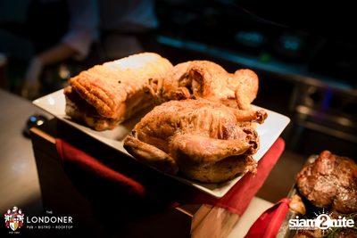 Mayweather Vs. McGregor at The Londoner Brew Pub — photo 79