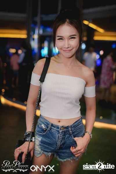 Yves V at ONYX — photo 11