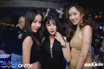 Yves V at ONYX — photo 16