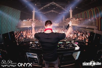 Yves V at ONYX — photo 29