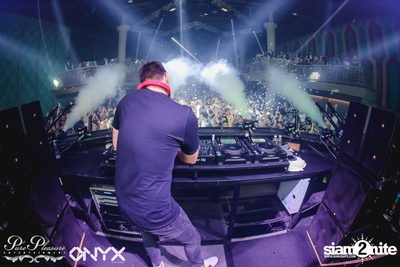 Yves V at ONYX — photo 31