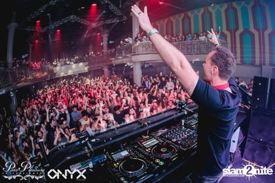 Yves V at ONYX — photo 38