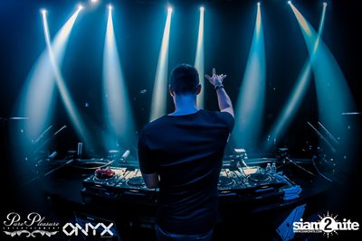 Yves V at ONYX — photo 43