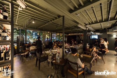 Friday Night at Wine Republic Thonglor — photo 34