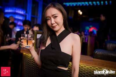 Flash Friday ที่ เซ ลา วี — photo 36