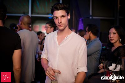 Flash Friday ที่ เซ ลา วี — photo 77