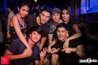 Flash Friday ที่ เซ ลา วี — photo 120
