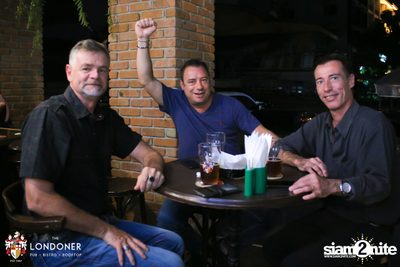 Friday Nights with Earth Band at The Londoner — photo 9