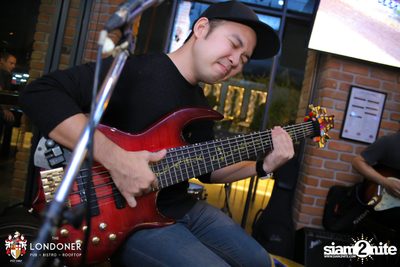 Friday Nights with Earth Band at The Londoner — photo 22