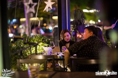 Friday Night at Wine Republic Thonglor — photo 19