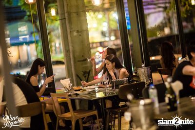 Friday Night at Wine Republic Thonglor — photo 41