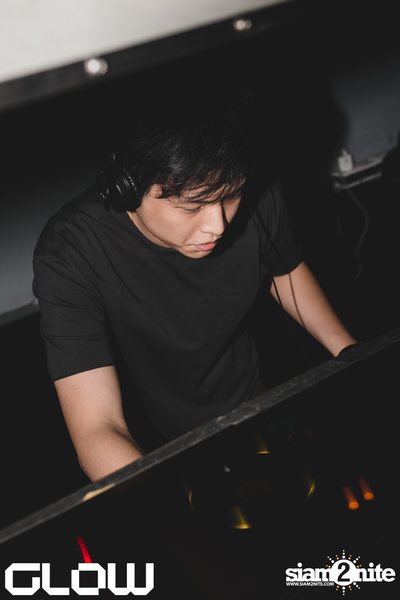 DoubtingThomas at GLOW — photo 5