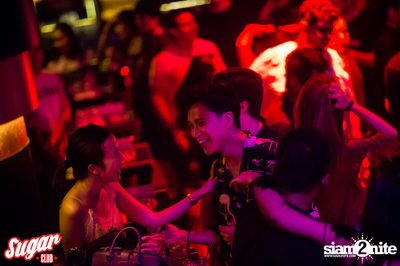 Invaders Revolution ที่ ชูการ์ คลับ — photo 6