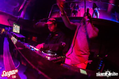 Invaders Revolution ที่ ชูการ์ คลับ — photo 10