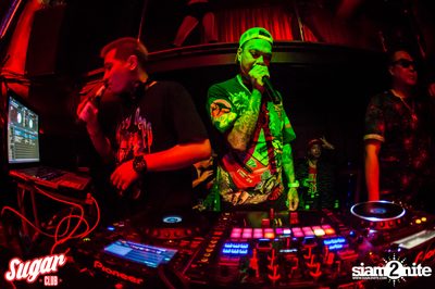 Invaders Revolution ที่ ชูการ์ คลับ — photo 67