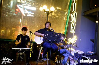 Friday Night at Wine Republic Thonglor — photo 2