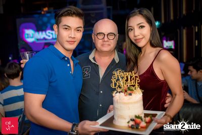 Flash Friday ที่ เซ ลา วี — photo 57
