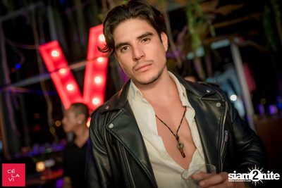 Flash Friday ที่ เซ ลา วี — photo 128