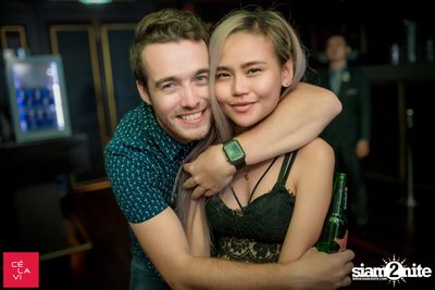 Flash Friday ที่ เซ ลา วี — photo 142