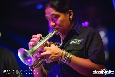 Legends of Bangkok: Dj Tong x Num T-Bone ที่ แม็กกี้ ชูส์ — photo 20