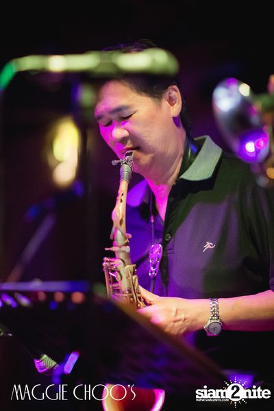 Legends of Bangkok: Dj Tong x Num T-Bone ที่ แม็กกี้ ชูส์ — photo 21