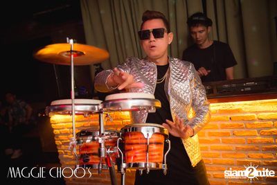 Legends of Bangkok: Dj Tong x Num T-Bone ที่ แม็กกี้ ชูส์ — photo 74