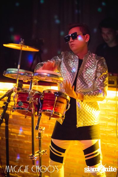 Legends of Bangkok: Dj Tong x Num T-Bone ที่ แม็กกี้ ชูส์ — photo 77