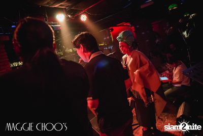 Legends of Bangkok: Dj Tong x Num T-Bone ที่ แม็กกี้ ชูส์ — photo 107